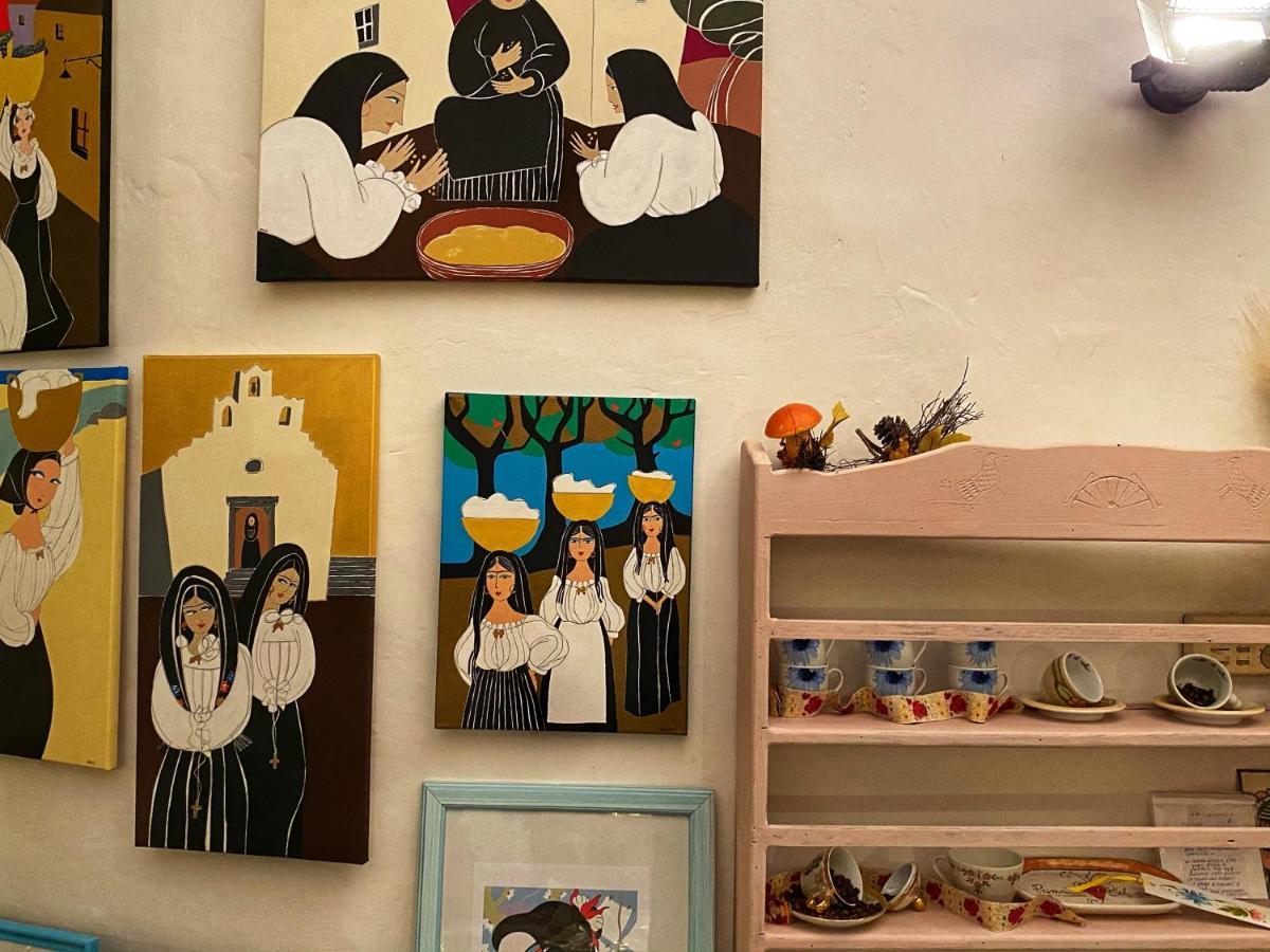Locanda Tipica Sa Corte Oliena Bagian luar foto
