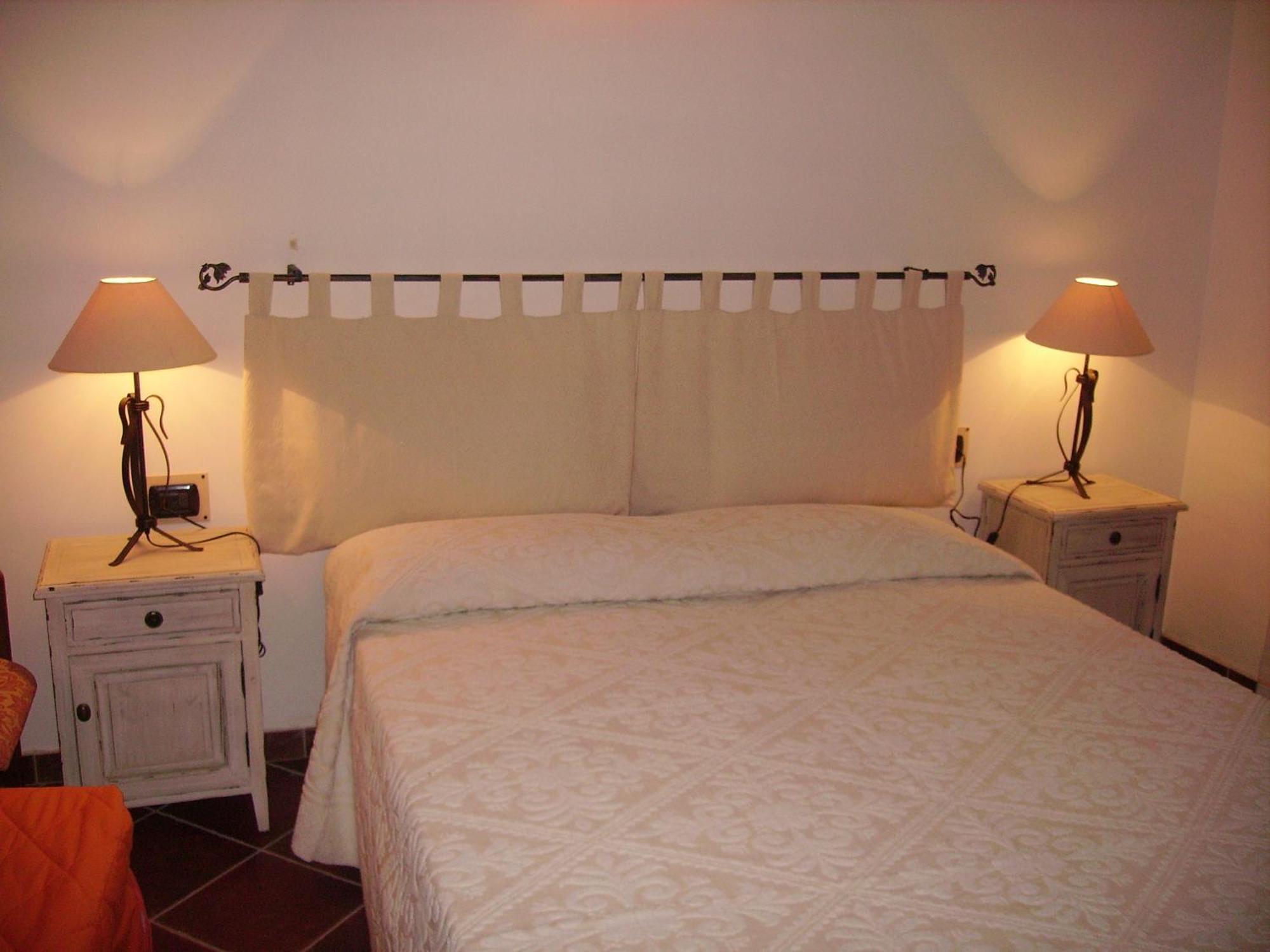 Locanda Tipica Sa Corte Oliena Bagian luar foto