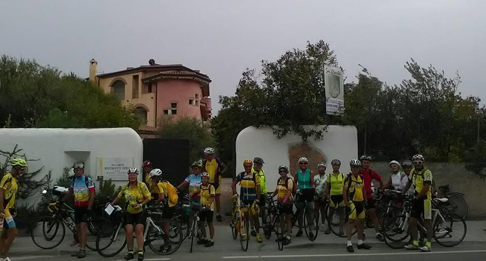 Locanda Tipica Sa Corte Oliena Bagian luar foto